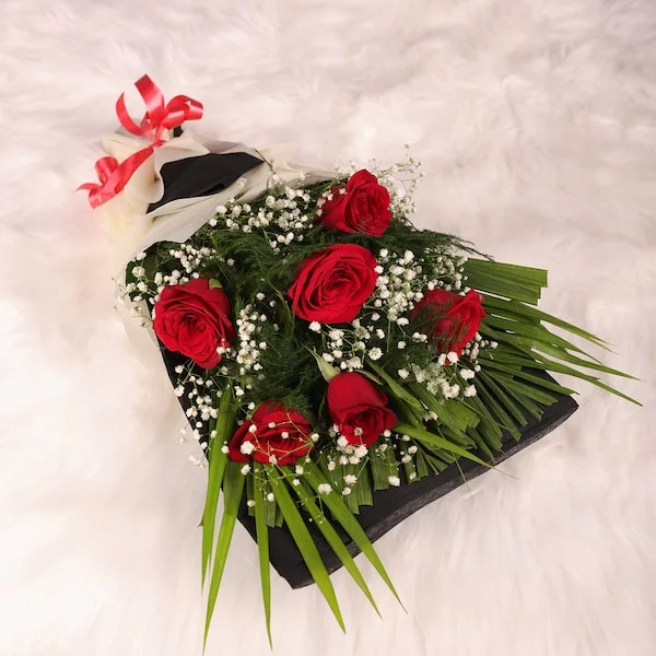 Adorable Red Roses Bunch