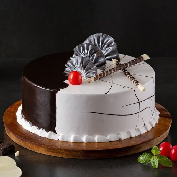 Choco Vanilla Cream Cake