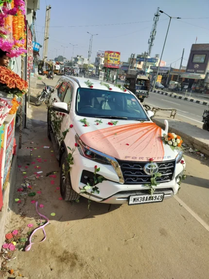 Fresh Roes Wedding Car Decoratio