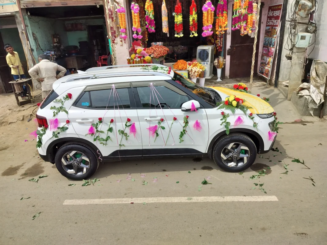 Rose And Chunni Car Decoration