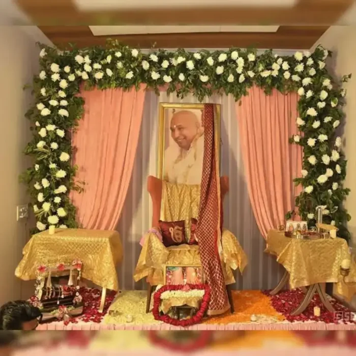 Guruji Pooja Mandap Flowers Decoration In Delhi NCR