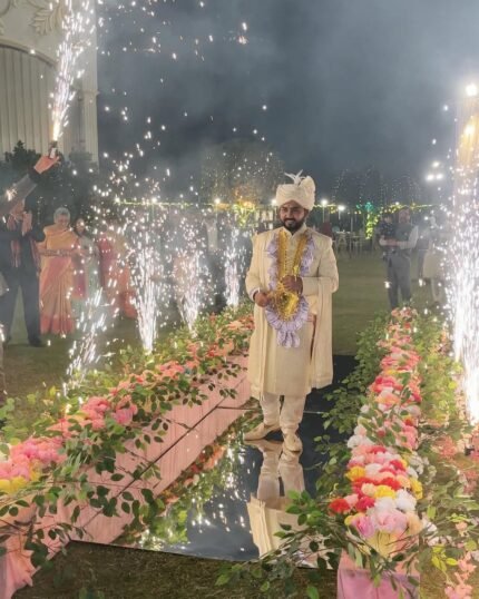 mirror entry bride groom